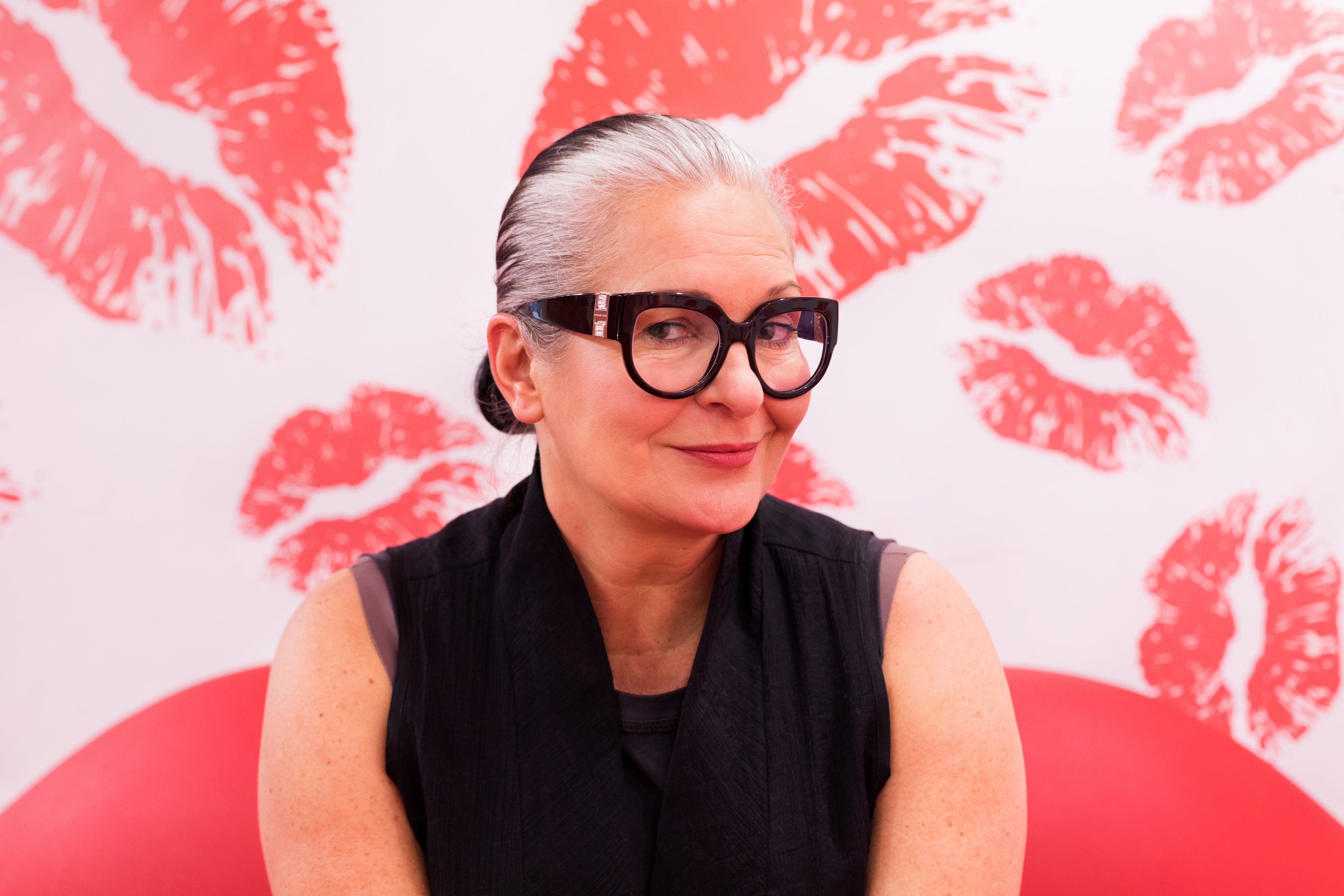 Sandra, 61